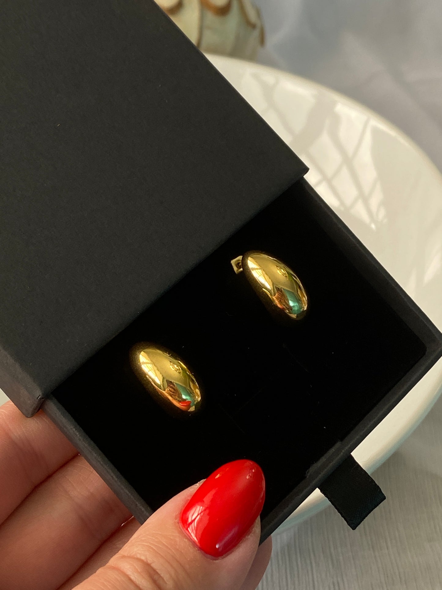 Hailey Bieber Stud Earring